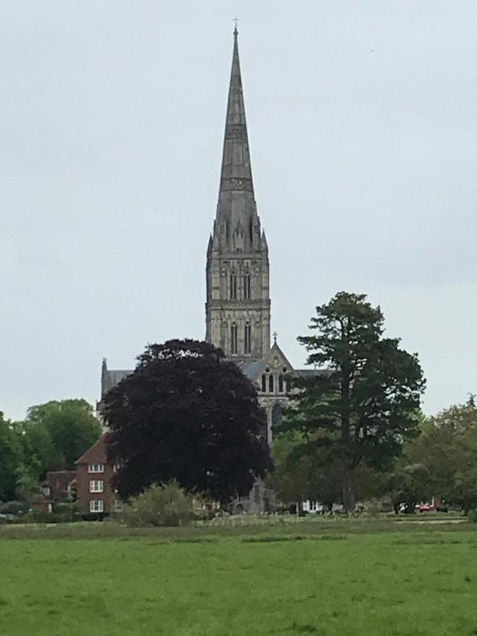 A Wonderful Place In The Hub Of The City, Yet On The Edge Of The Countryside *