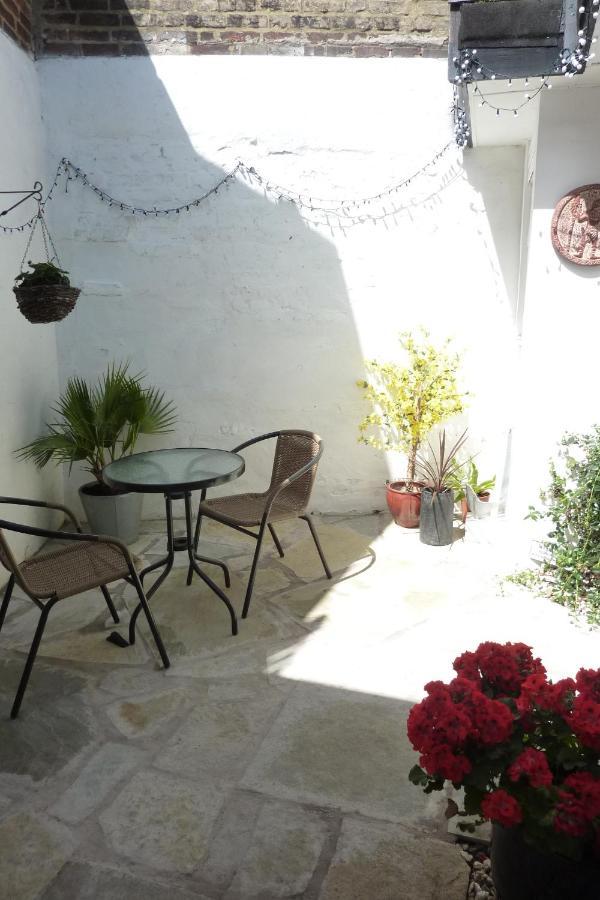 A Wonderful Place In The Hub Of The City, Yet On The Edge Of The Countryside Holiday home